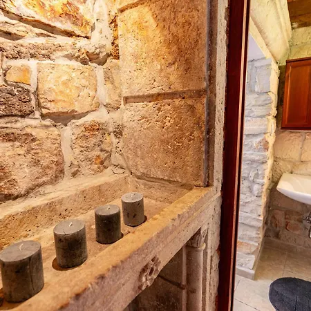 Apartmán St Roko - Cozy Stone In Old Town