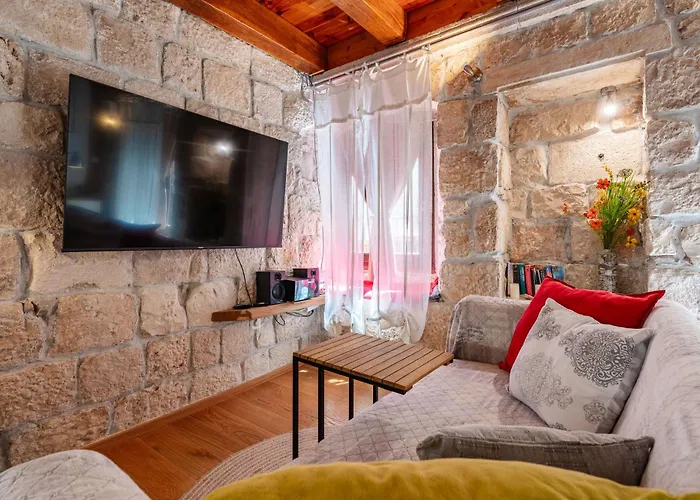 St Roko - Cozy Stone In Old Town Apartment *